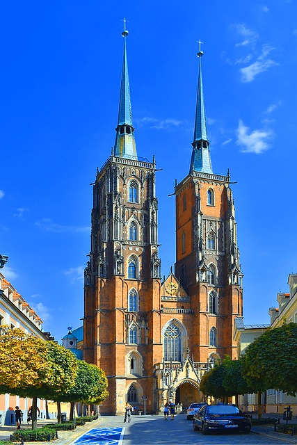 **Ukryte podwórka Wrocławia: Jak odnaleźć te najciekawsze i dlaczego warto to zrobić?** - 7 2025